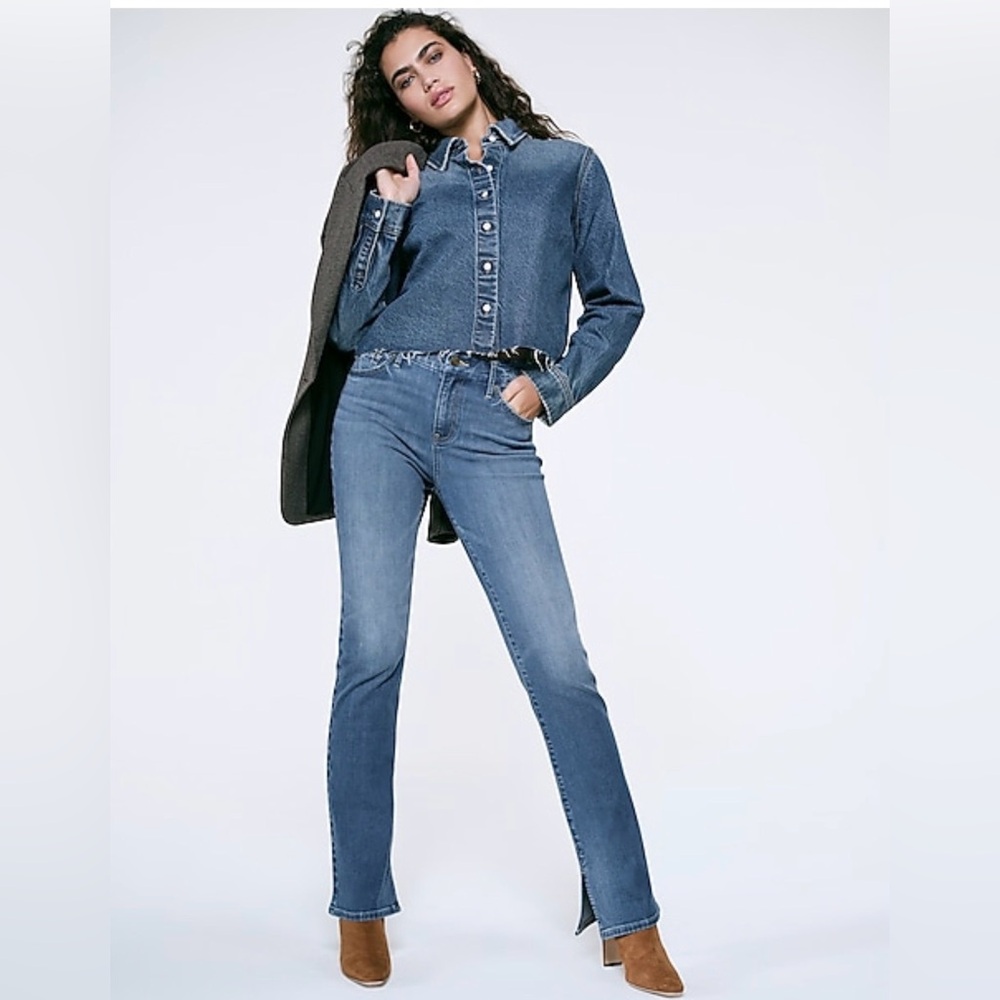 EXPRESS SKYSCRAPPER MEDIUM WASH FLARED JEANS